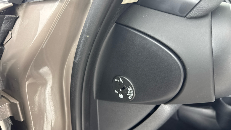 MINI Hatchback 1.5 Cooper Classic 3dr Auto [Comfort/Nav Pack] Petrol Hatchback